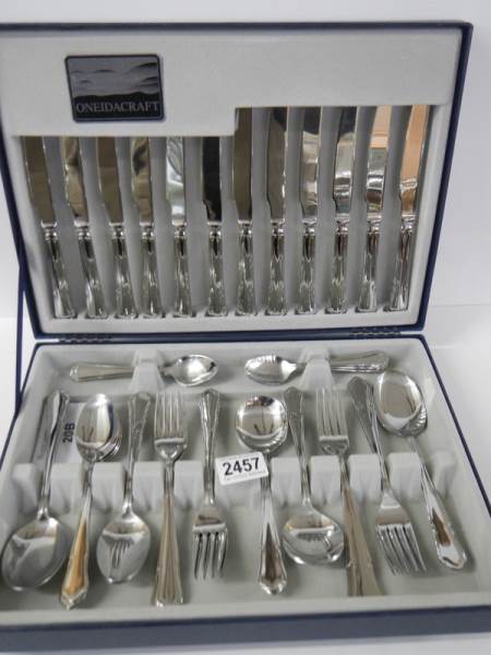 A good quality Oneida canteen of cutlery.