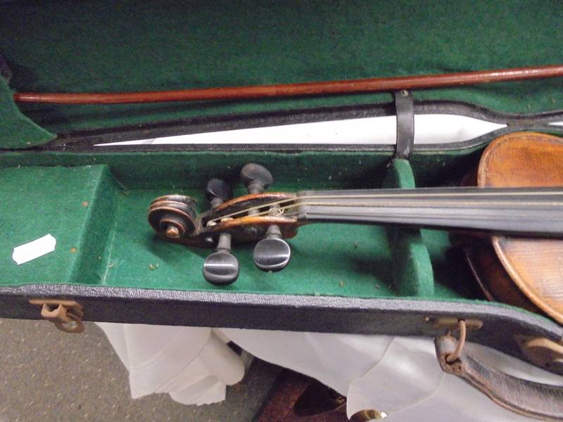 An old violin and bow in case. - Image 3 of 9