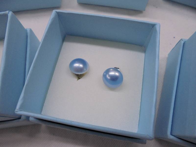 8 pairs of Eternal Collection earrings, a pair of Honora earrings and a bracelet. - Image 8 of 11