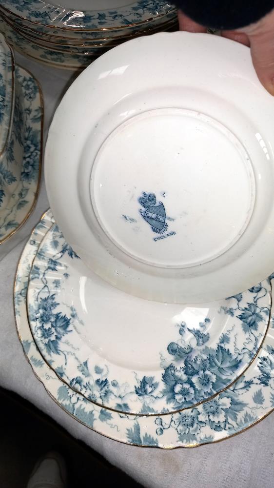 An early 20c dinner set with tureens - Image 5 of 5