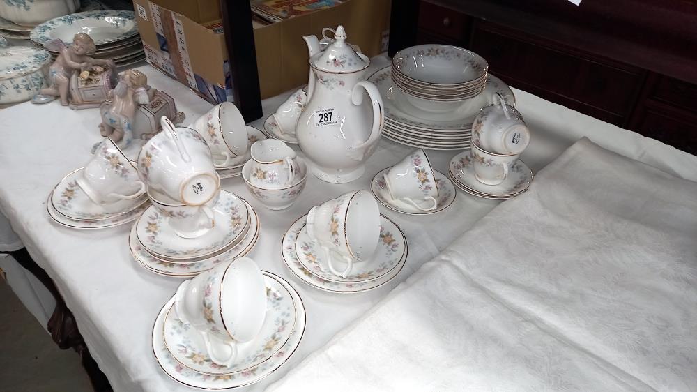 A Mayfair fine bone china tea set - Image 2 of 3