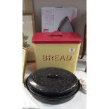 An unused boxed Circulon 3 piece bakeware set, roasting tin and bread bin COLLECT ONLY