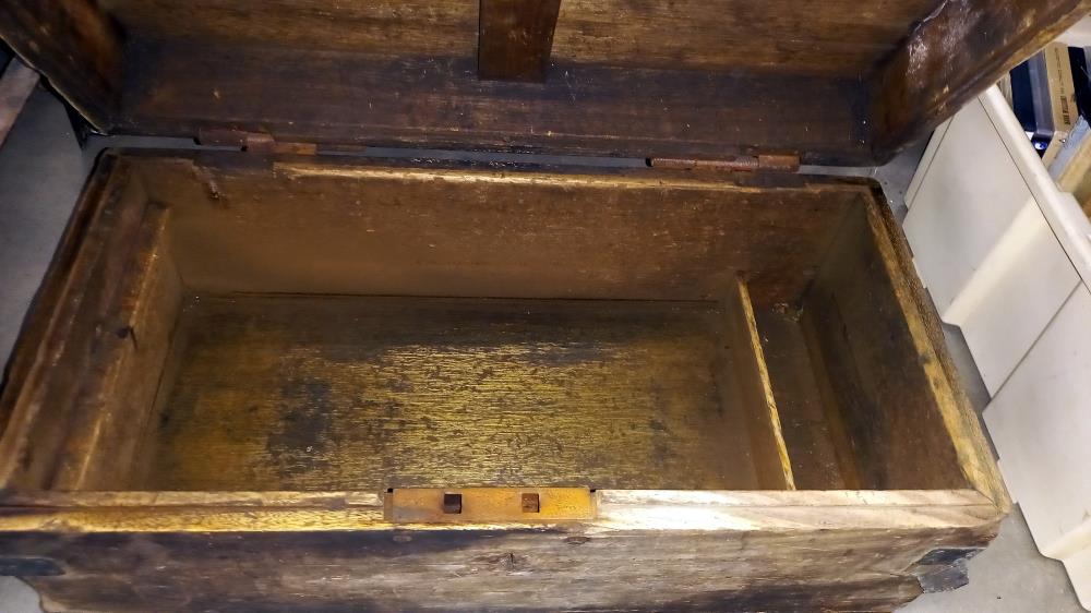 An antique oak box with copper corners & brass plaque - Image 2 of 3