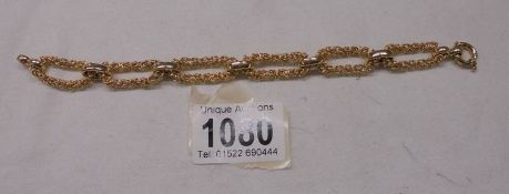 A 9ct gold bracelet, 10.8 grams.