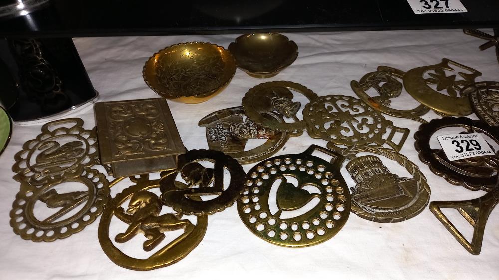 A quantity of horse brasses - Image 2 of 3
