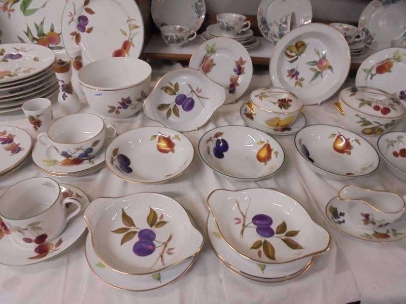 Approximately fifty pieces of Royal Worcester Evesham pattern table ware, COLLECT ONLY. - Image 3 of 4