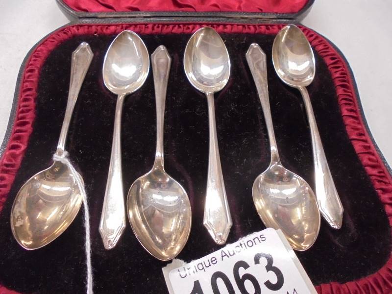 A cased set of six silver teaspoons, maker S Ltd., Birmingham 1924, - Image 2 of 3