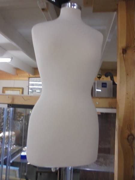 A good quality shop display mannikin, COLLECT ONLY. - Image 2 of 2