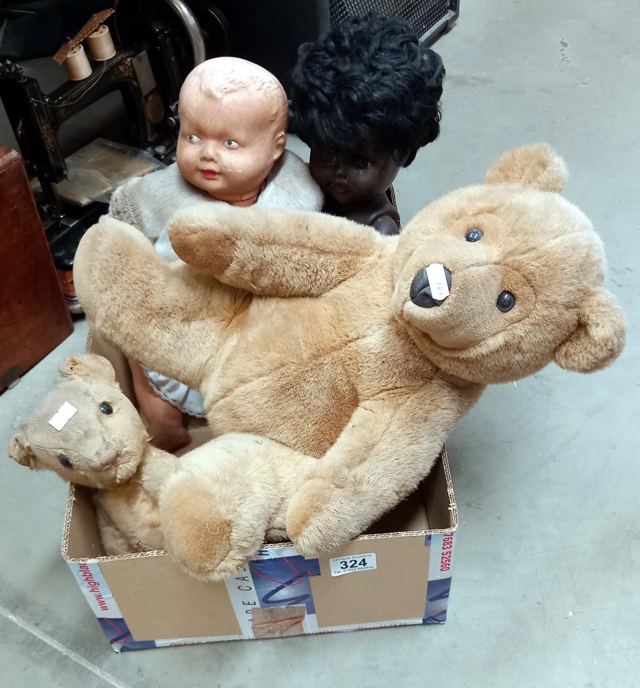2 vintage dolls and 2 vintage teddy bears