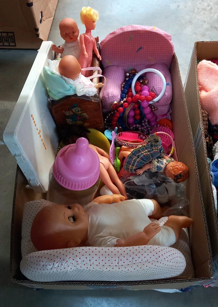 3 boxes of dolls, dolls clothes etc, contains 3 Barbies - Image 2 of 8