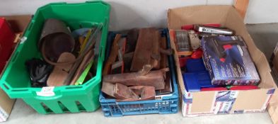 A quantity of tools including glue gun etc. COLLECT ONLY