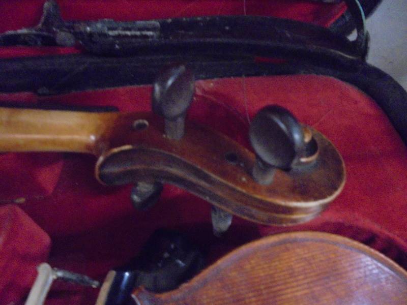 A rare cased pair of antique violins with bows, one with label reading Johann Glass (both a/f) - Image 4 of 22