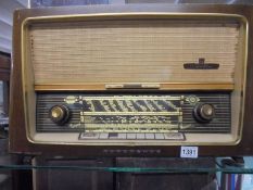 A vintage Fidelio Nordmendle radio, not tested.