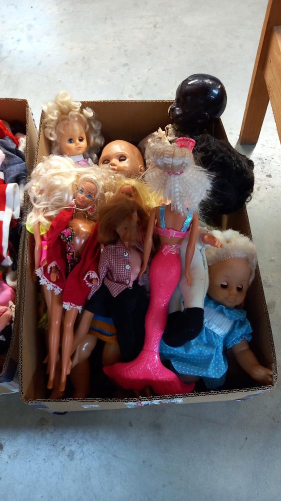 3 boxes of dolls, dolls clothes etc, contains 3 Barbies - Image 4 of 8