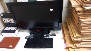 An LG 31" TV & Toshiba DVD player & remote control COLLECT ONLY