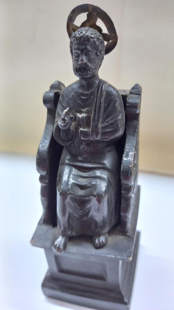 A bronze statue of St Peter on his throne, 11.5 cm tall. - Image 2 of 4