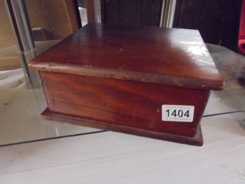 A mahogany box.