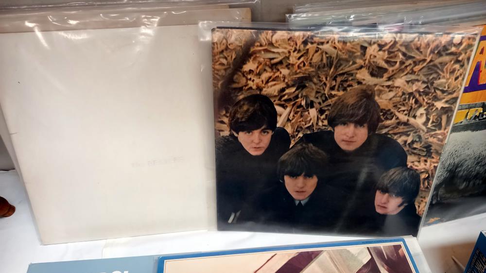 Collection of 18 Beatles vinyl LPs Records of note includes 4 x Beatles White Albums. - Image 8 of 10