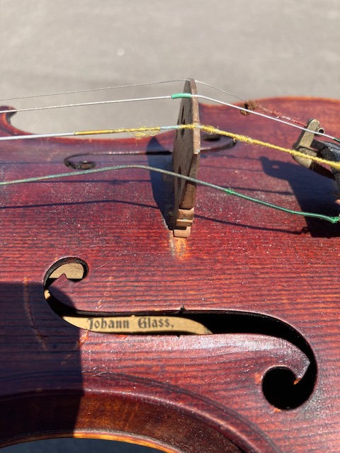 A rare cased pair of antique violins with bows, one with label reading Johann Glass (both a/f) - Image 22 of 22