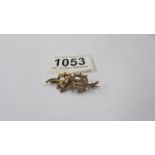 A pretty 9ct gold sweetheart brooch, 2.52 grams.