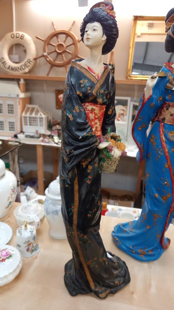 2 tall Leonardo Geisha girl statues COLLECT ONLY - Image 2 of 3