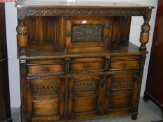 A good quality oak buffet sideboard. COLLECT ONLY.