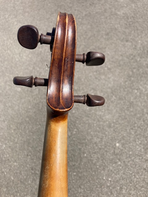 A rare cased pair of antique violins with bows, one with label reading Johann Glass (both a/f) - Image 14 of 22