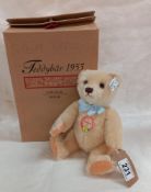 A 1953 Steiff replica bear in box