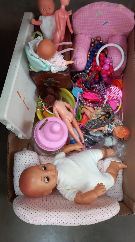 3 boxes of dolls, dolls clothes etc, contains 3 Barbies - Image 5 of 8