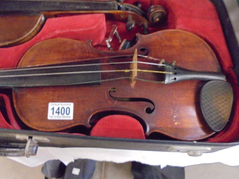 A rare cased pair of antique violins with bows, one with label reading Johann Glass (both a/f) - Image 5 of 22