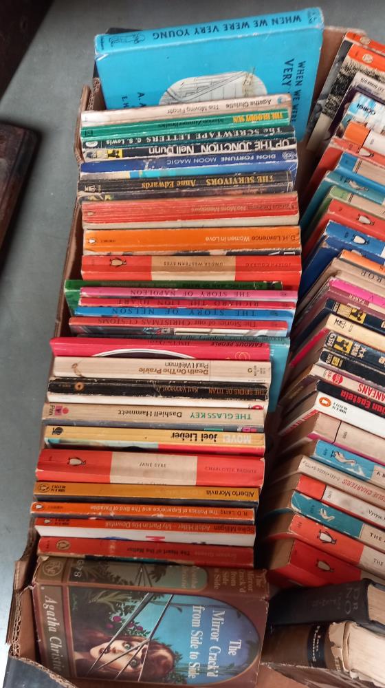 A quantity of vintage paperback books including Agatha Christie, James Bond, Goldfinger & Dr No etc. - Image 3 of 3