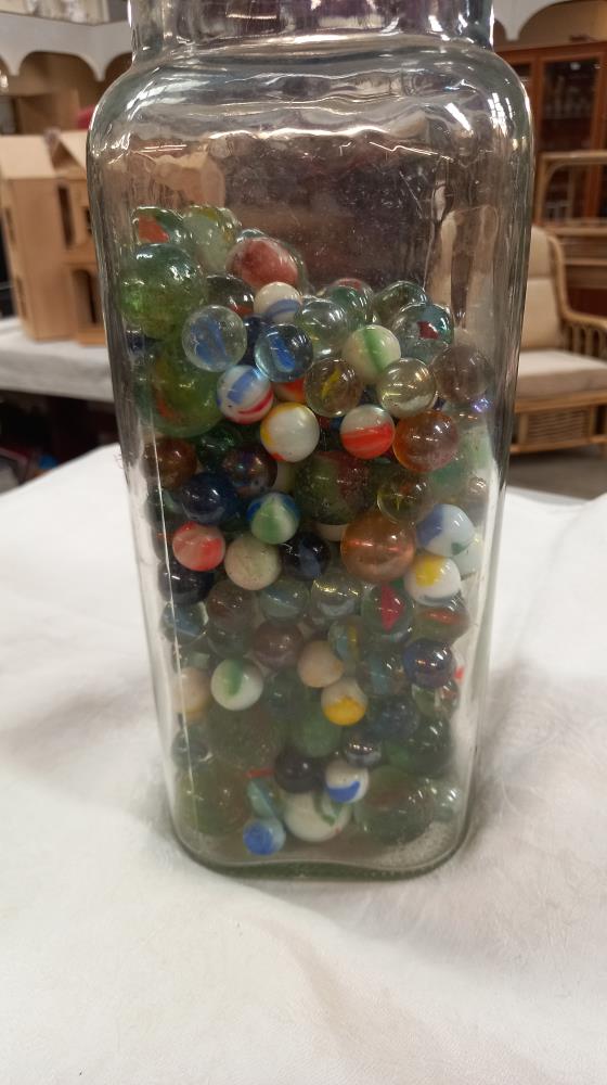 A large glass sweet jar of marbles COLLECT ONLY - Image 4 of 4