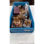 A large tray of costume jewellery including yellow metal rings etc.