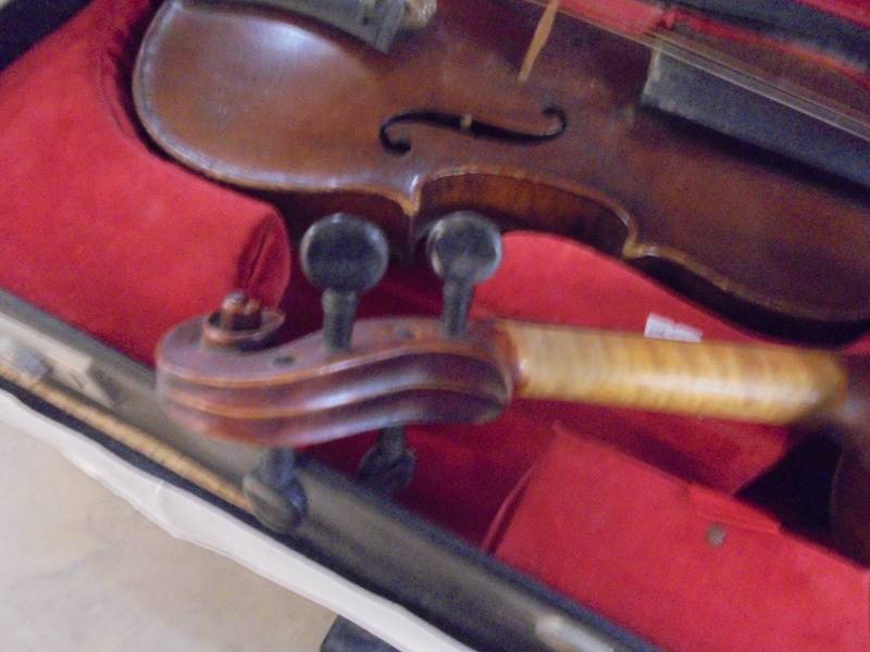 A rare cased pair of antique violins with bows, one with label reading Johann Glass (both a/f) - Image 7 of 22