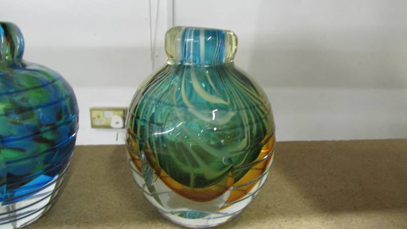 Six studio glass bud vases in various colours. - Image 3 of 5