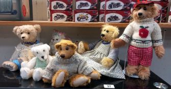 7 collectors bears by artists including Jo Greeno, Mary Holden, Dee Hockenberry etc