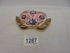 A Royal Crown Derby crab paperweight with stopper.