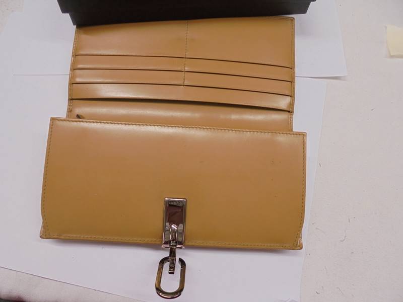 A boxed Gucci purse. - Image 4 of 4