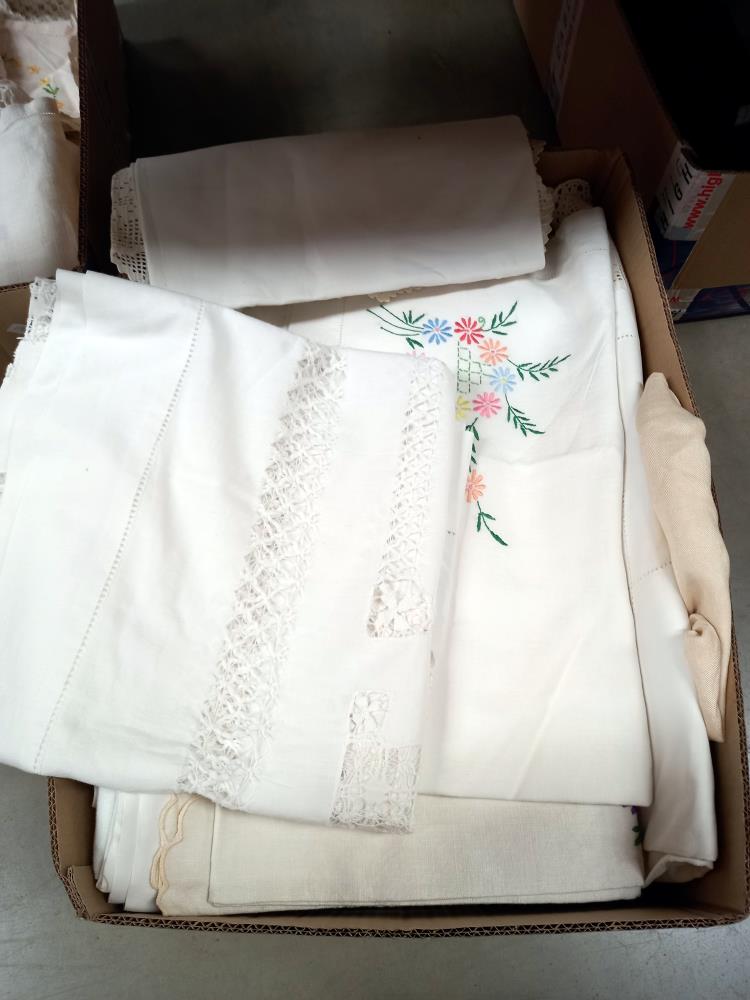 A good lot of linen including tablecloths, doilies 7 napkins etc. COLLECT ONLY - Image 3 of 3