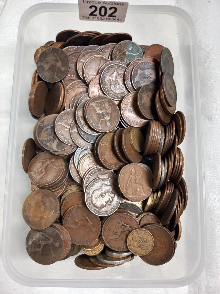 A tub of old UK copper coins - Image 2 of 2