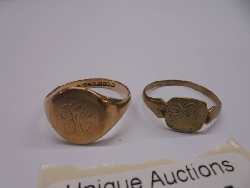 Two 9ct gold signet rings, sizes O and Q, 4.7 grams. - Image 2 of 2