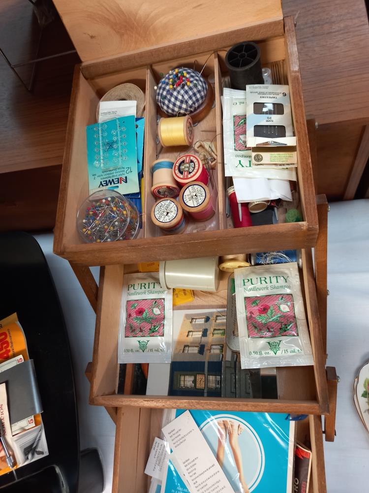 a large vintage sewing box + contexts including cotton reels etc - Image 4 of 4