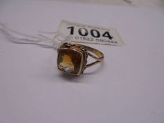 A yellow gold ring set citrine, size N, 2.9 grams.