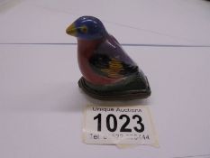 An antique English enamel bonbonniere in the form of a bird, circa 18c, good condition, 5cm high.