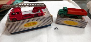 Boxed Dinky 956 turntable fire escape and 932 comet wagon