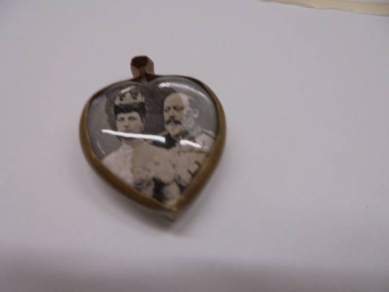 Three silver pendants, two heart and one ingot. - Image 2 of 3