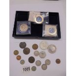 A mixed lot of coins.