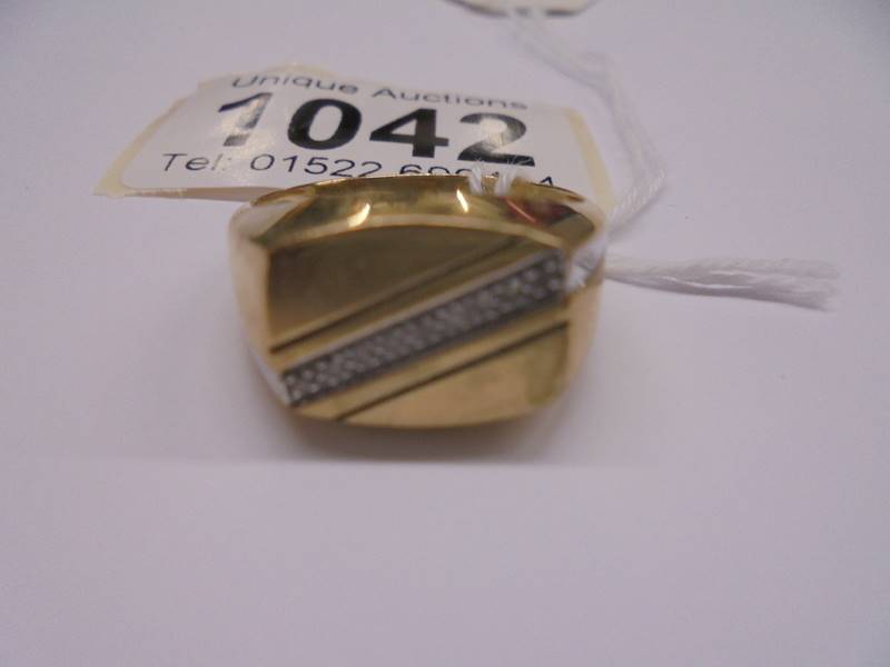 A 9ct gold signet ring, size R, 3.76 grams. - Image 2 of 2