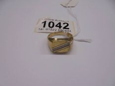 A 9ct gold signet ring, size R, 3.76 grams.