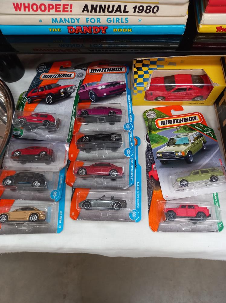 A box of mixed die cast including Matchbox etc. - Image 2 of 4